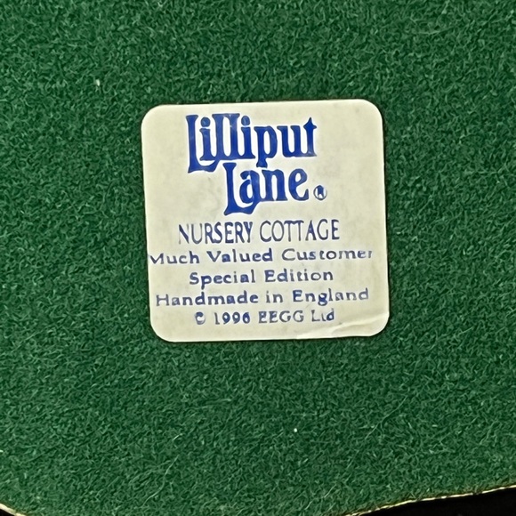 Lilliput Lane | Nursery Cottage | Much Valued Customer Special Edition - Picture 7 of 12